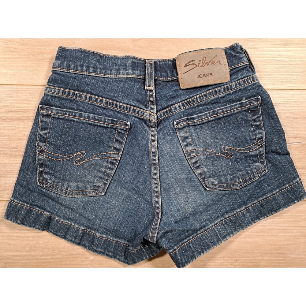 Silver Jeans Co Vintage Womens Blue Denim Shorts Medium Wash size 27 (waist 24")